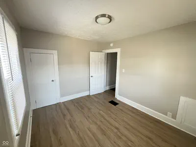 720 Queen Street, Muncie - 24