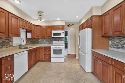 528 Hunters Drive, Carmel - 5