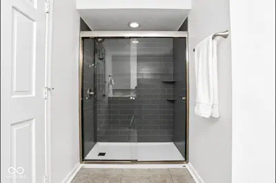 11452 Geist Woods Drive, Indianapolis - 24