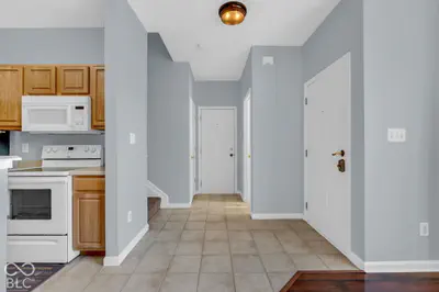 6250 Bishops Pond Lane, Indianapolis - 5