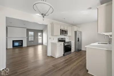 2420 E Mill Stream Drive, Greenfield - 8