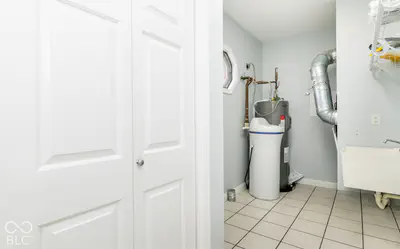 9162 Janelle Drive, Seymour - 69