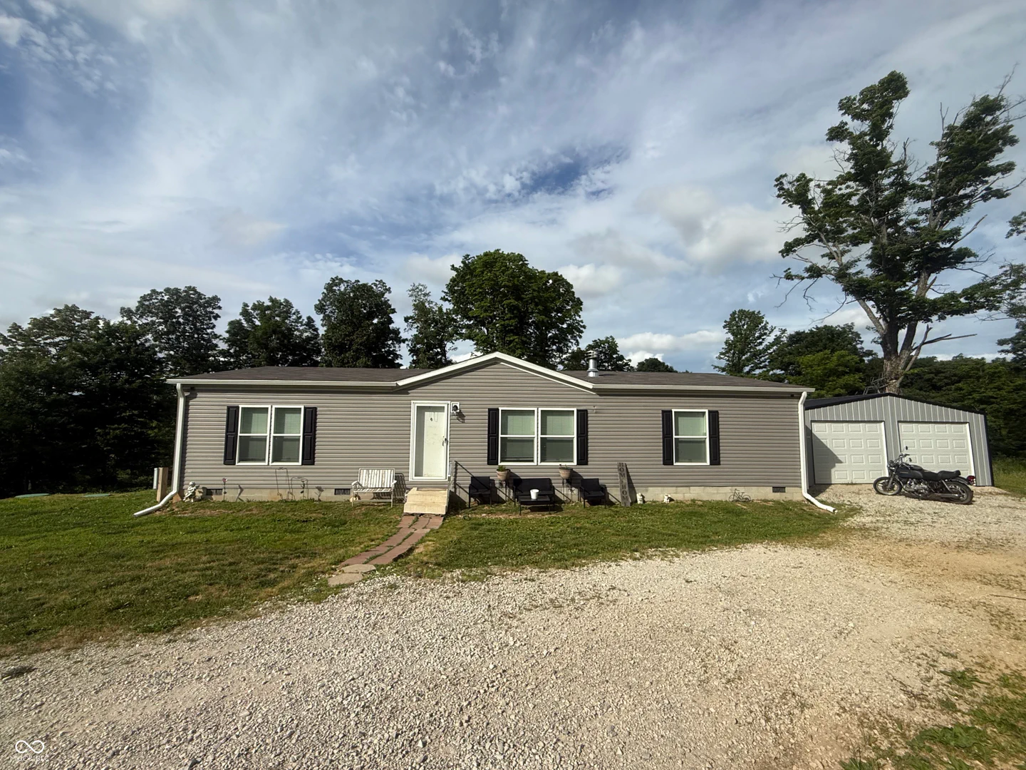 8404 County Road 225, Medora