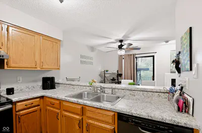 8158 Shorewalk Drive, Indianapolis - 21