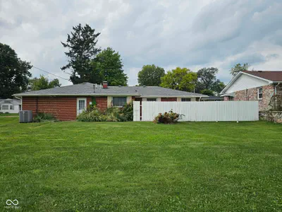 311 Edgeway Drive, Alexandria - 2
