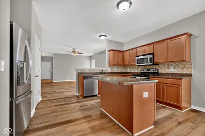 8922 Springview Drive, McCordsville - 11