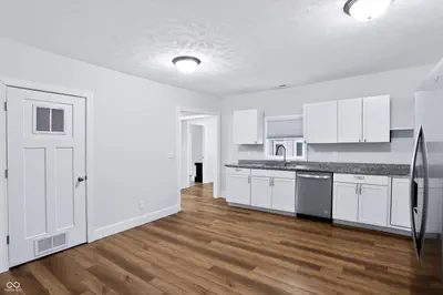307 Wall Street, Advance - 52