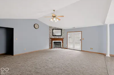 1495 Hedge Court, Greenfield - 8