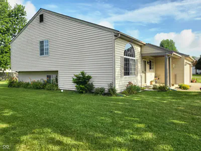 4734 Hackberry Drive, Columbus - 2