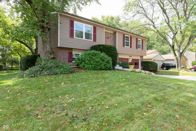 7611 Home Drive, Fishers - 44