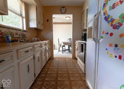 1231 E New Road, Greenfield - 13