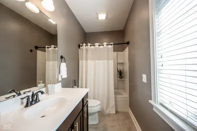 18176 Lakes End Drive, Westfield - 49
