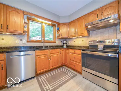 3897 S Woodfield Drive S, New Palestine - 8