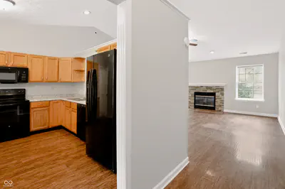8276 Bayshore Lane, Avon - 5