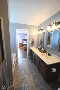 5592 Woodhammer, McCordsville - 30