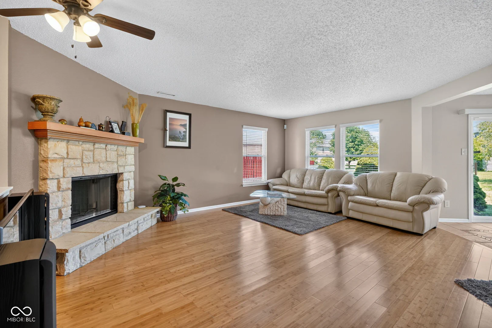 13971 Meadow Lake, Fishers