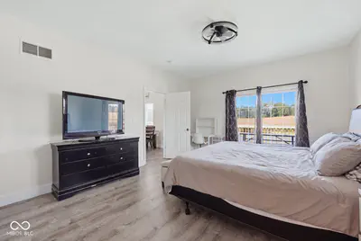 9653 200 Road, Flat Rock - 27