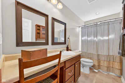 697 Lake Vista Drive, Columbus - 37