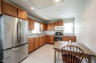 715 Homewood Drive, Carmel - 10