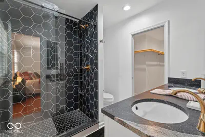 7856 Creekview Circle, Indianapolis - 26