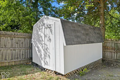 9904 Comb Run Court, Avon - 19