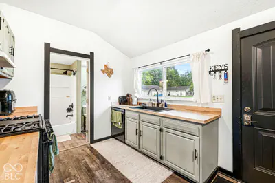 517 Madison Avenue, Arcadia - 11
