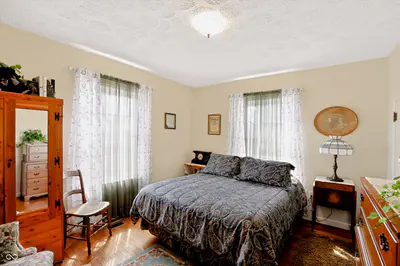 9510 235th Street, Cicero - 39