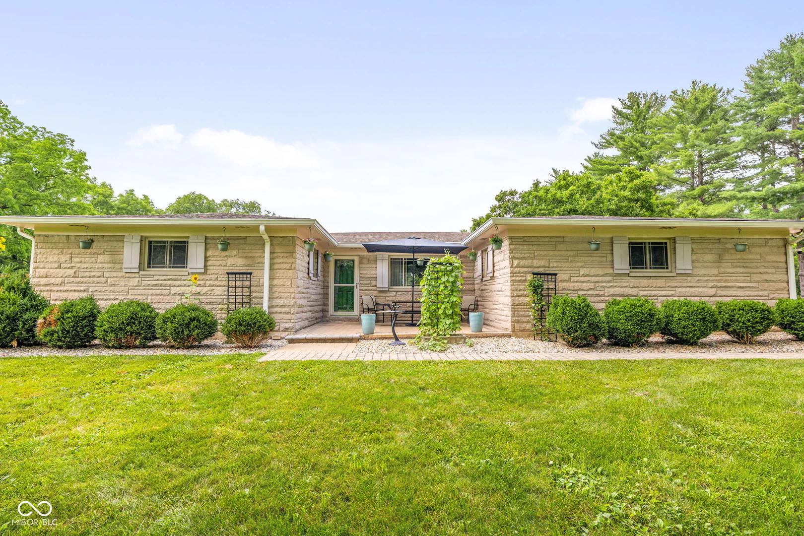 13552 Western Road, Camby