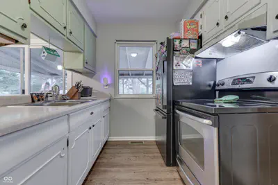 8025 Sycamore Road, Fairland - 10