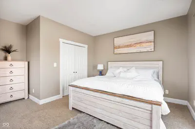1041 East Street, Indianapolis - 17