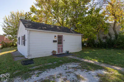 425 E College Avenue, Brownsburg - 16
