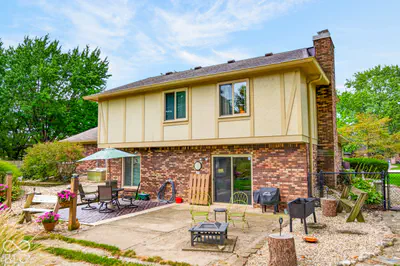 261 Oakwood, Greenwood - 2