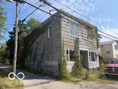 809 6th Street, Bedford