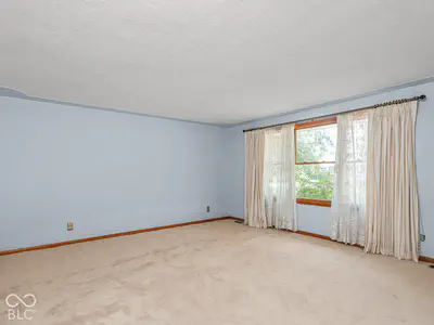 9008 Carriage Lane, Pendleton - 8