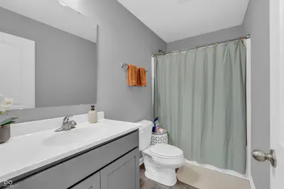 103 Thomas Point Drive, Fortville - 33