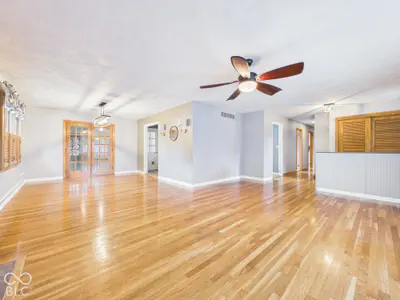 400 Madison Avenue, Pendleton - 17