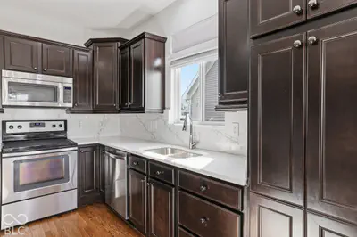8390 N Doheny Drive, McCordsville - 21