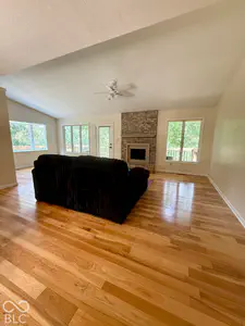 8900 Island Pond Road, Quincy - 14