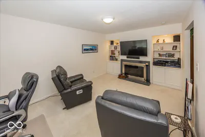 541 Hunters Drive, Carmel - 8
