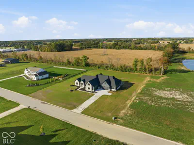 2786 S Kings Way, New Palestine - 64