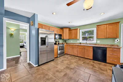 1602 Crescent Drive, Columbus - 19