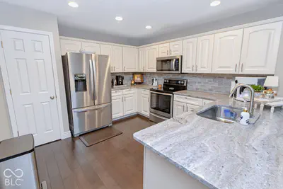 12139 Black Hills Drive, Fishers - 13