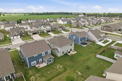 5693 Terracotta Trace, McCordsville - 49