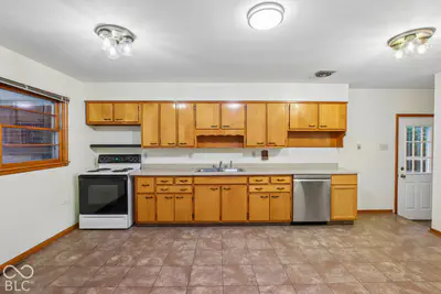 1651 Desoto Lane, Indianapolis - 18