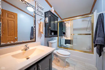20550 Baker Street, Sheridan - 21