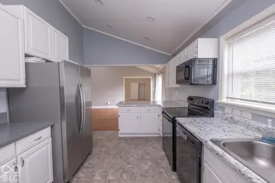 8155 Richardt Avenue, Indianapolis - 13