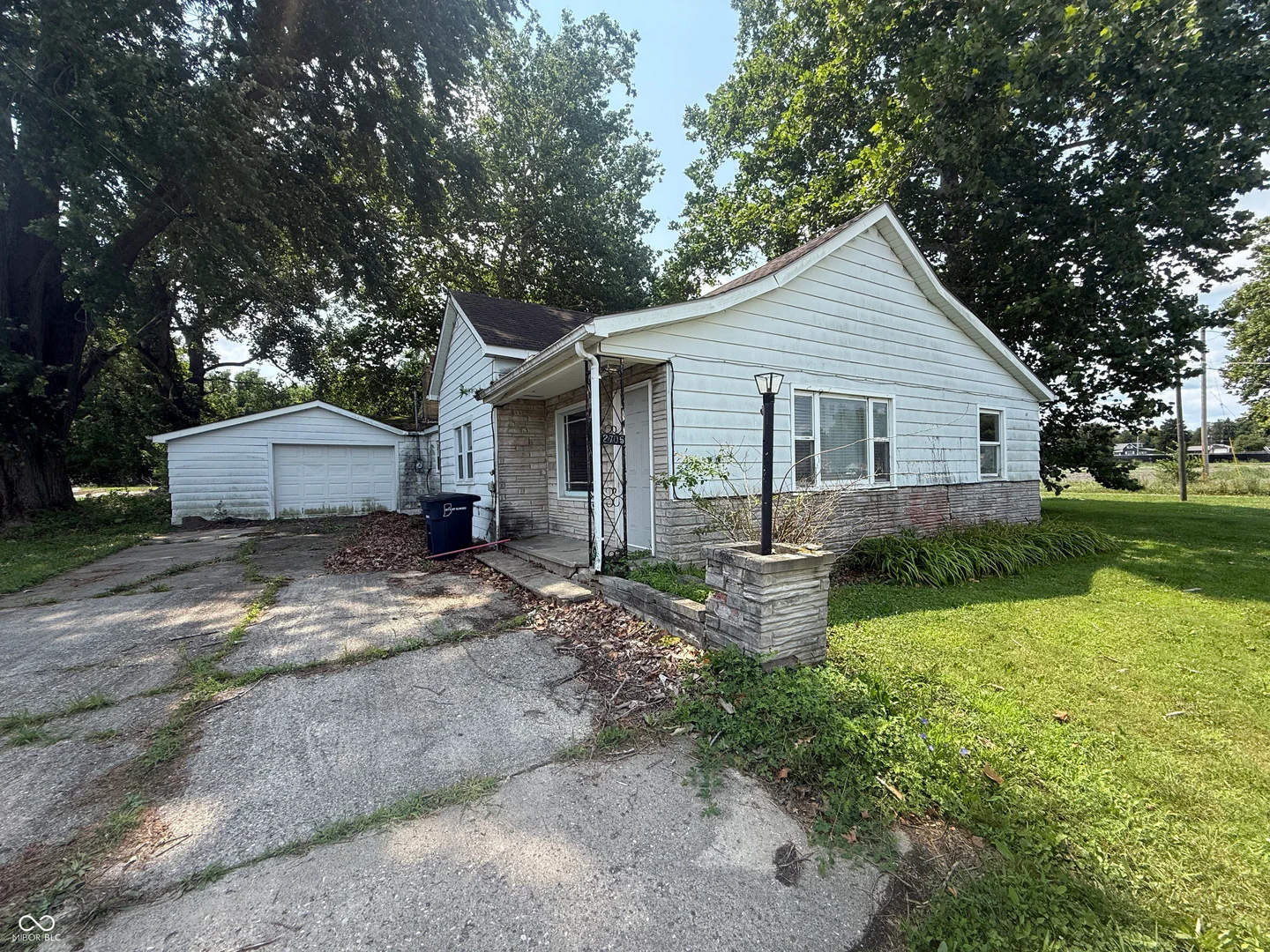 2705 H Street, Elwood
