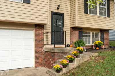 5532 Pappas Drive, Indianapolis - 2