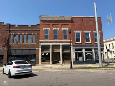 1603 J Street, Bedford