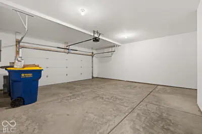 6207 Preserve Way, McCordsville - 38